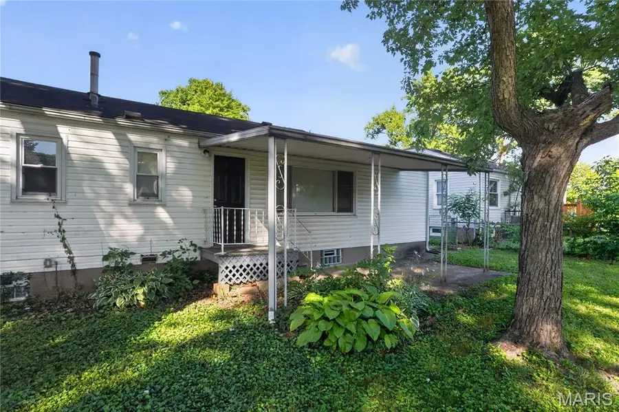 1107 Bakewell Drive, Saint Louis, MO 63137 - #2