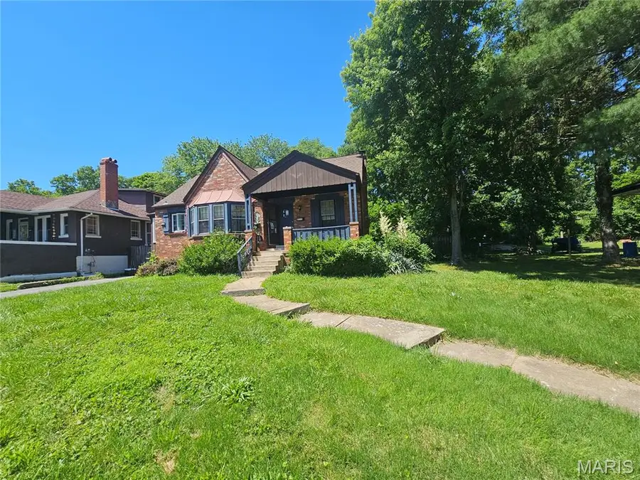 8211 Madison Avenue, Saint Louis, MO 63114 - #2