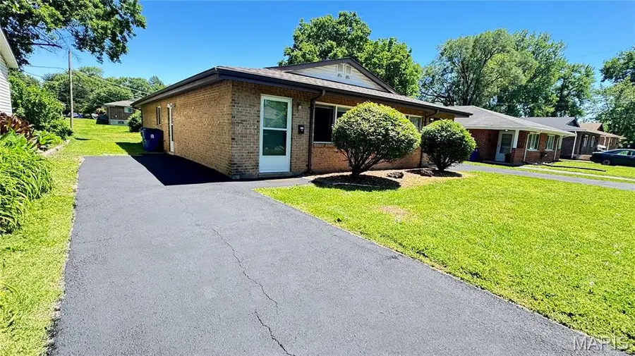 3912-3914 Wright Avenue, Saint Ann, MO 63074 - #2