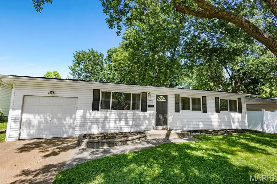 2430 W Adams Street, Saint Charles, MO 63301 - #2