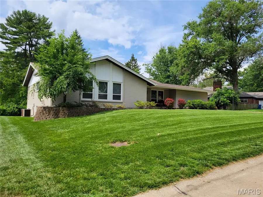 133 Glen Cove Drive, Chesterfield, MO 63017 - #2