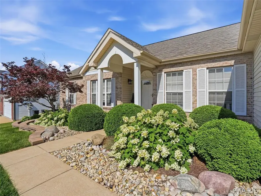 6632 Towne Woods Drive, Saint Louis, MO 63129 - #3