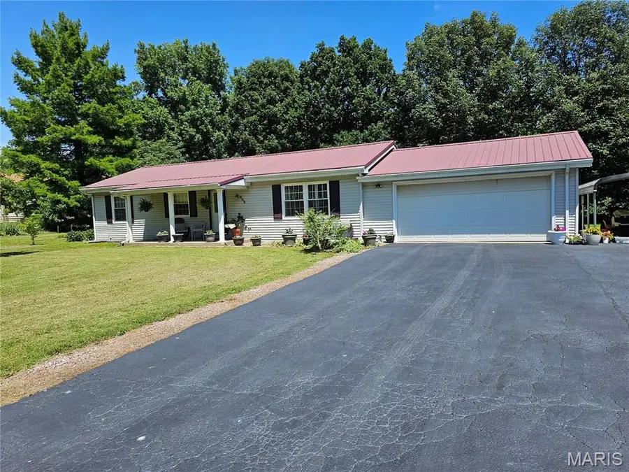908 S Eighth St, Coulterville, IL 62237 - #2