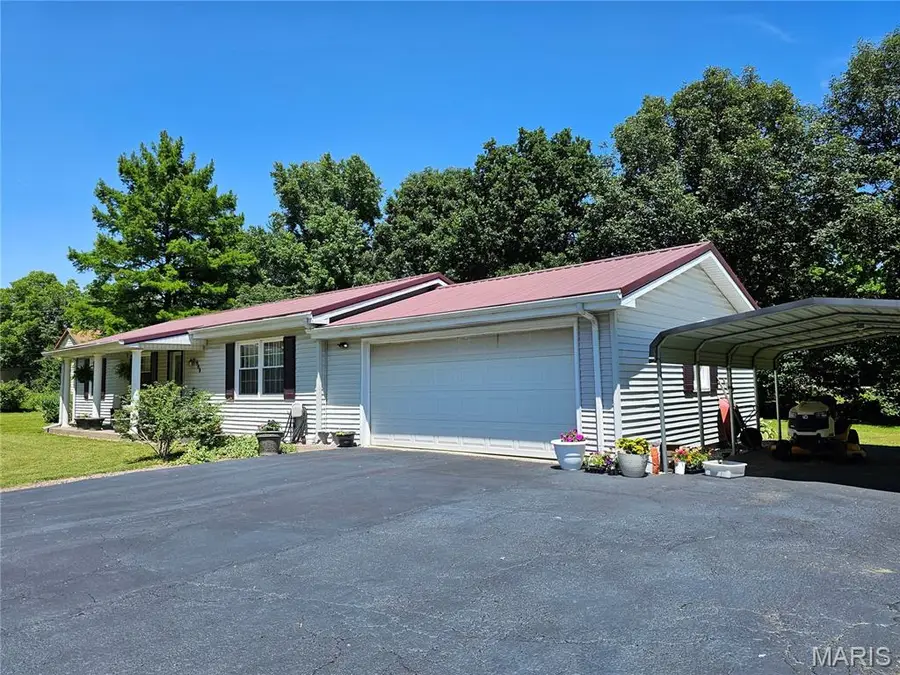 908 S Eighth St, Coulterville, IL 62237 - #3