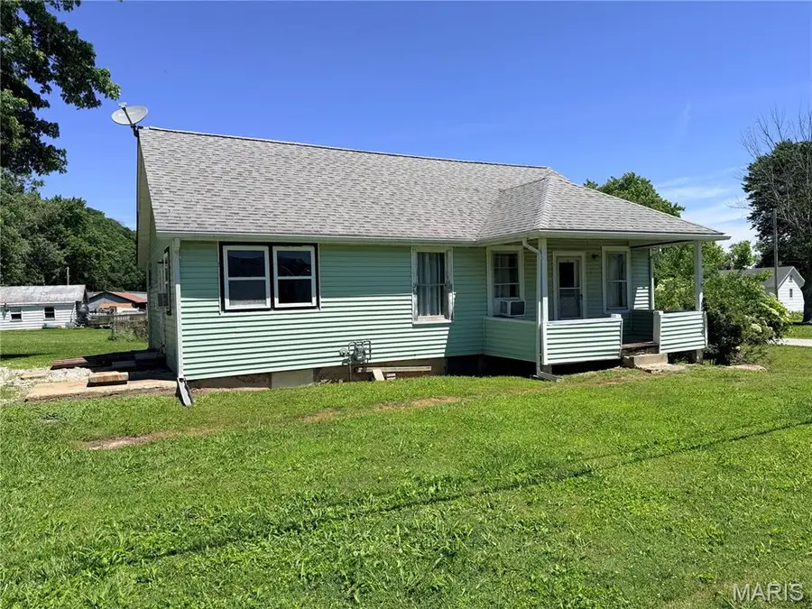 300 N Broadway, Kampsville, IL 62053 - #2