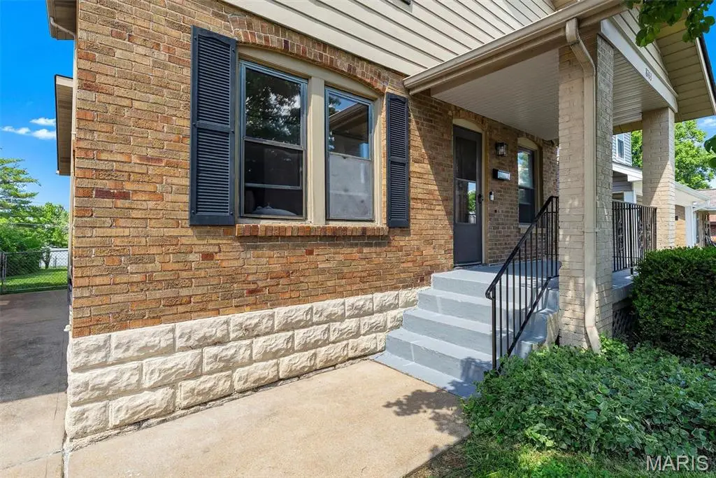 8763 Brentwood Place, Brentwood, MO 63144 - #1