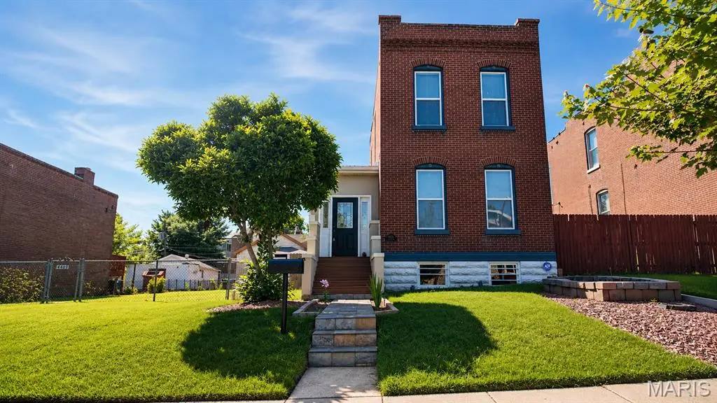 4405 Alaska Avenue, Saint Louis, MO 63111 - #1
