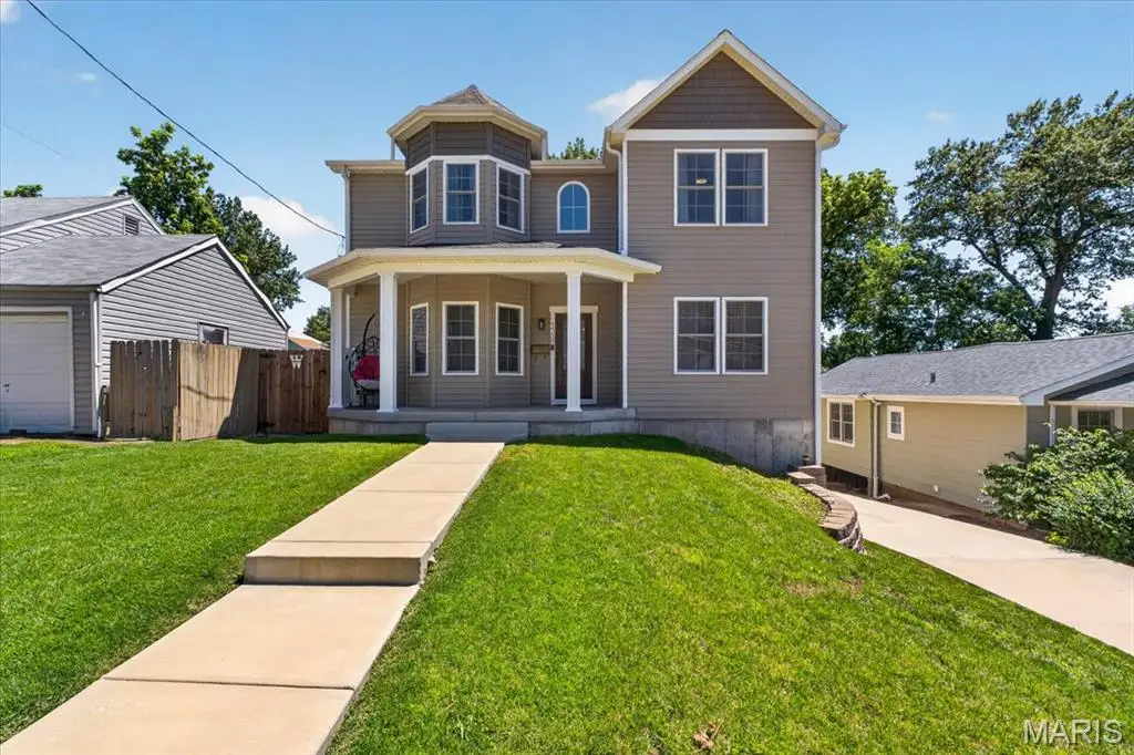 7730 Weaver Avenue, Maplewood, MO 63143 - #1