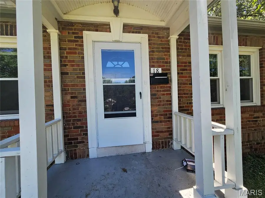 18 S Barat Avenue, Ferguson, MO 63135 - #3