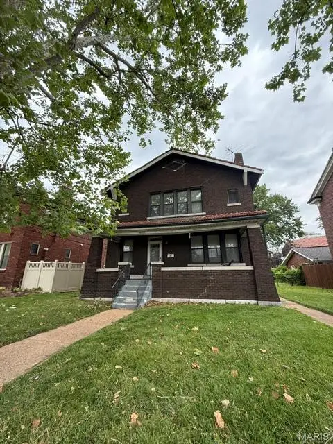 6957 Clayton Avenue, St Louis, MO 63117