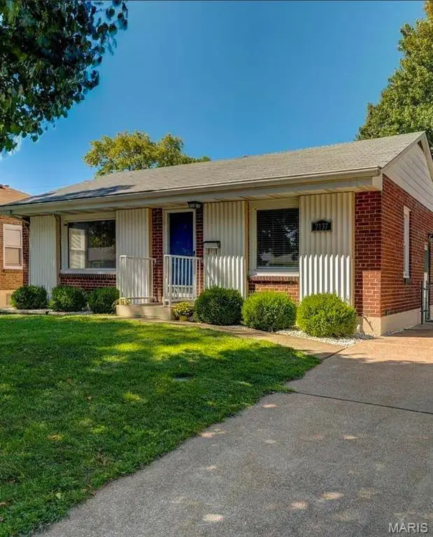 7137 Marwinette Avenue, Saint Louis, MO 63116 - #1