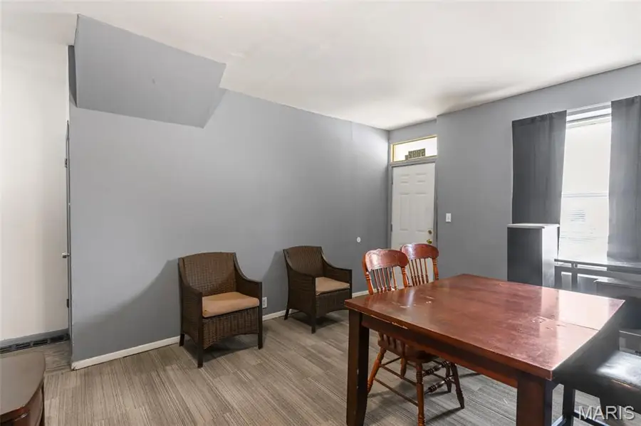 5892 Highland Avenue, Saint Louis, MO 63112 - #3