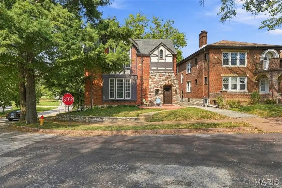 7379 Amherst Avenue, Saint Louis, MO 63130 - #2