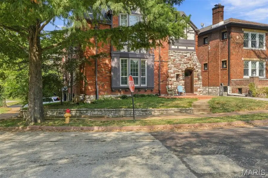 7379 Amherst Avenue, Saint Louis, MO 63130 - #3