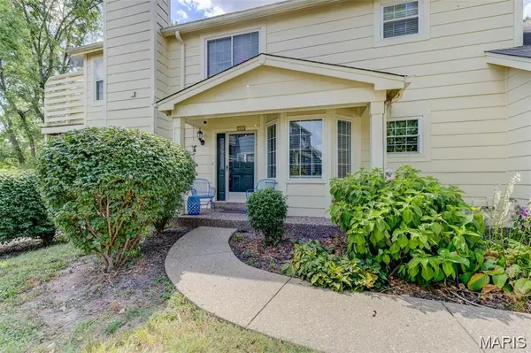 3115 Autumn Trace Drive, Maryland Heights, MO 63043