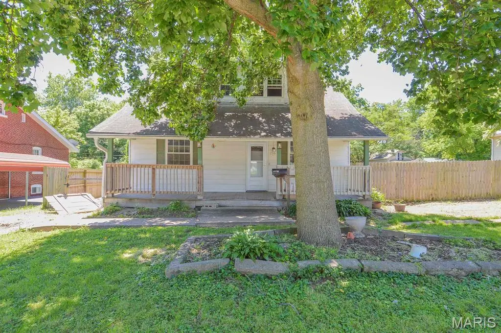 206 Gilbert Street, Belleville, IL 62226 - #1