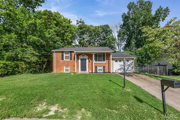 6 Kingston Drive, Fairview Heights, IL 62208