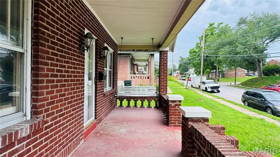 1625 Gallaher Avenue, Saint Charles, MO 63301 - #3