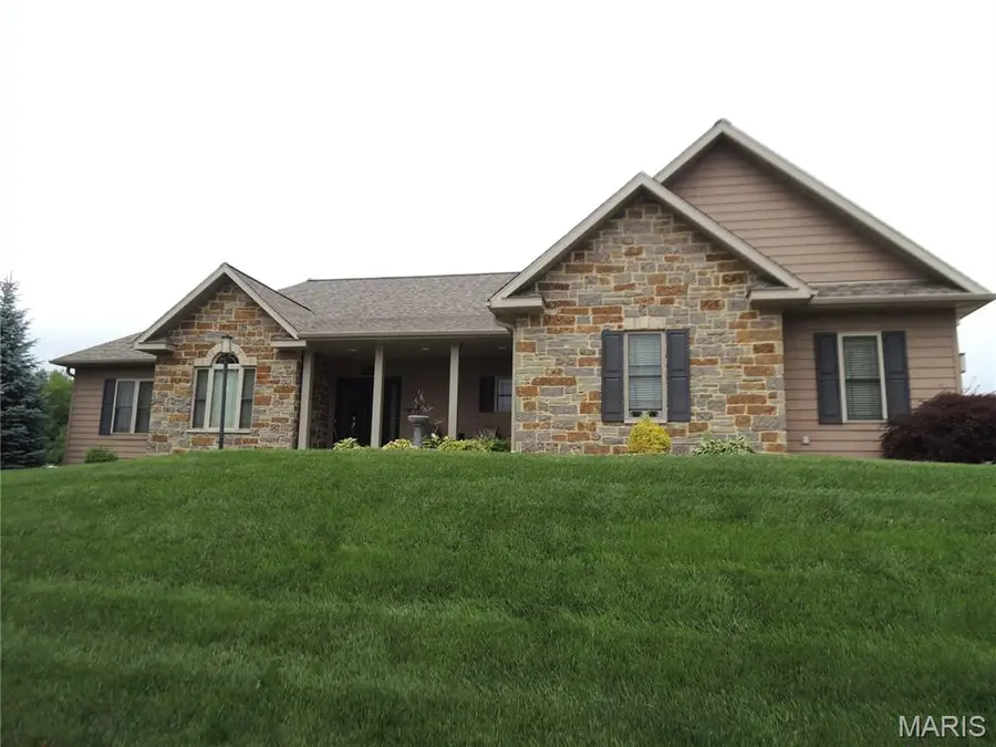 1021 Savannah Way, Greenville, IL 62246 - #2