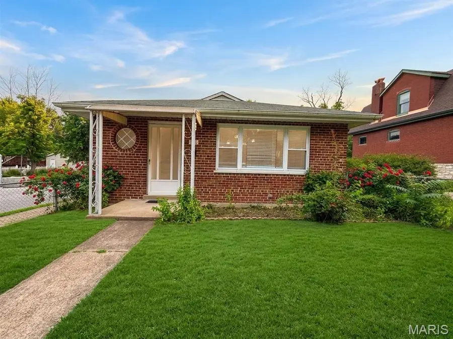 4050 Bates Street, Saint Louis, MO 63116 - #3