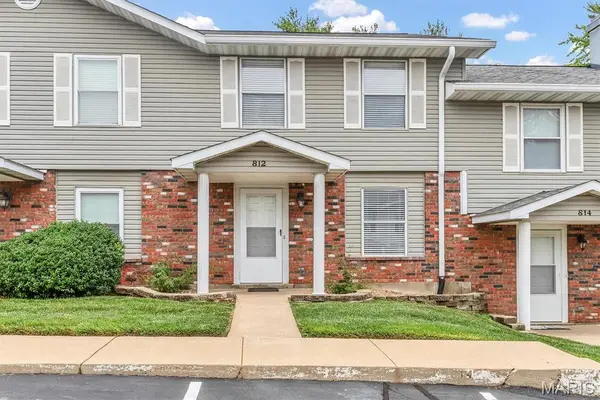 812 Highland Hill Court #B, St Peters, MO 63376