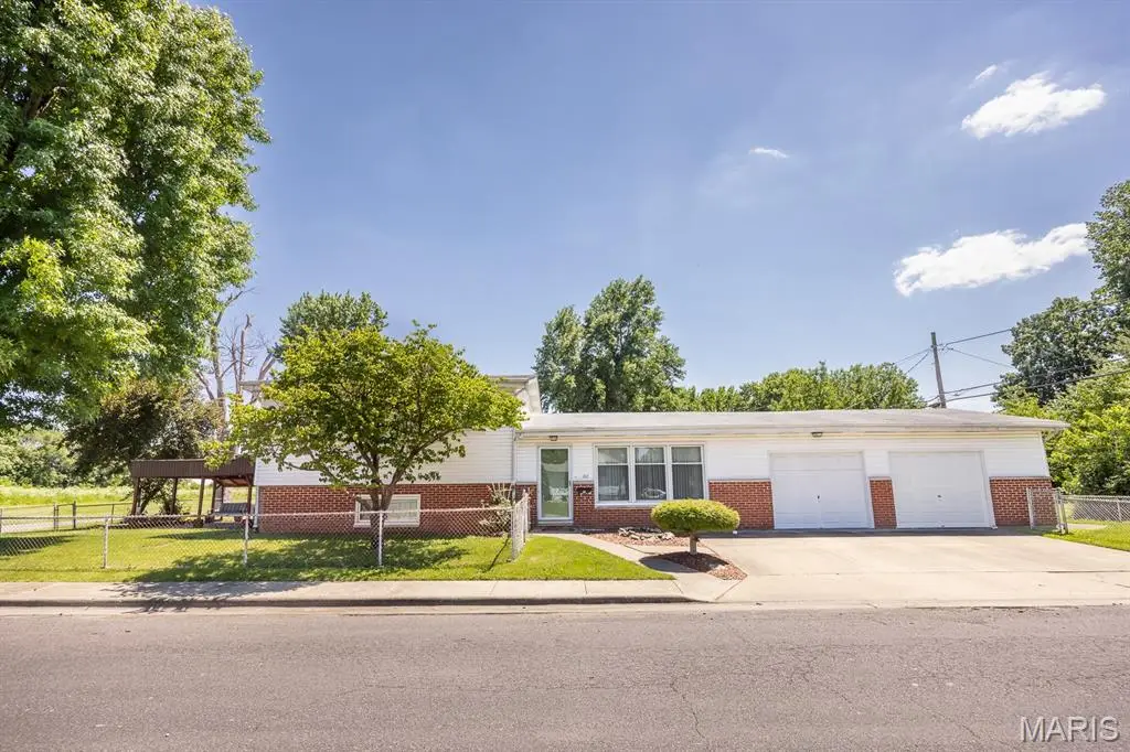 201 S Olive Street, Hartford, IL 62048 - #1