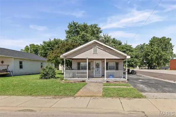 707 N Delmar Avenue, Hartford, IL 62048