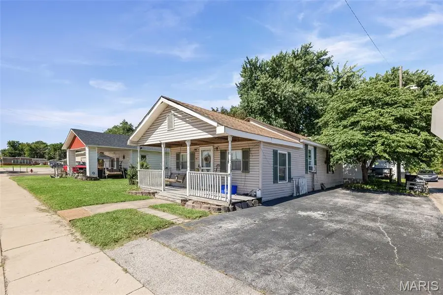 707 N Delmar Avenue, Hartford, IL 62048 - #2