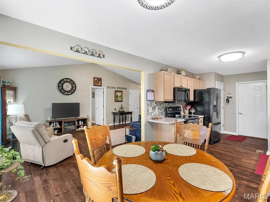 10237 Carlton Place Court, Saint Louis, MO 63123 - #2