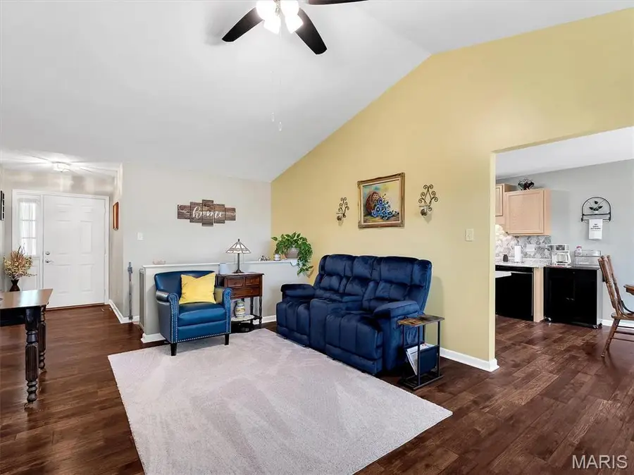 10237 Carlton Place Court, Saint Louis, MO 63123 - #3