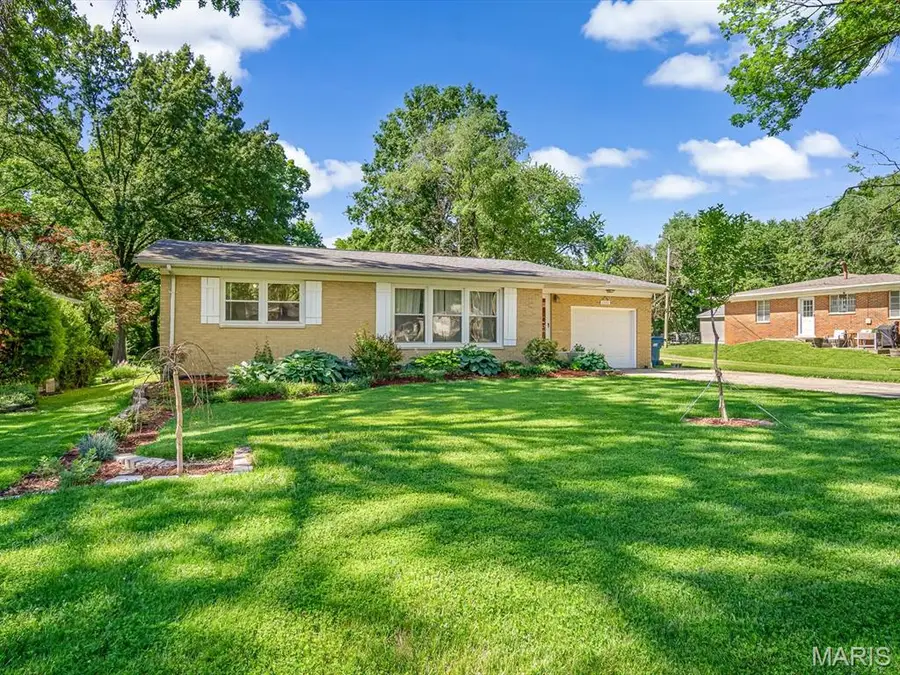 1048 Franklin Avenue, Edwardsville, IL 62025 - #3