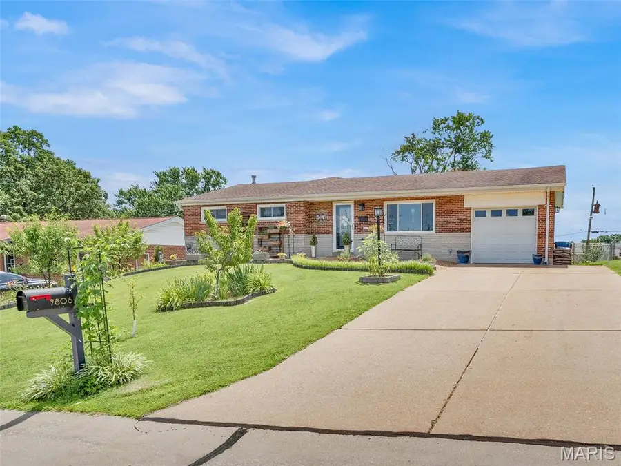 9806 Whitcomb Lane, Affton, MO 63123 - #3