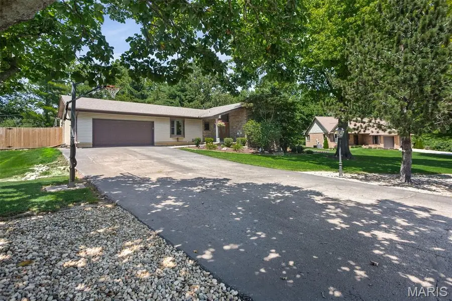 40 Orchard Hill Drive, Wood River, IL 62095 - #3