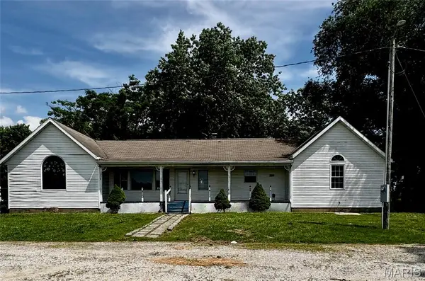 2270 N 1600 Street, Brownstown, IL 62418