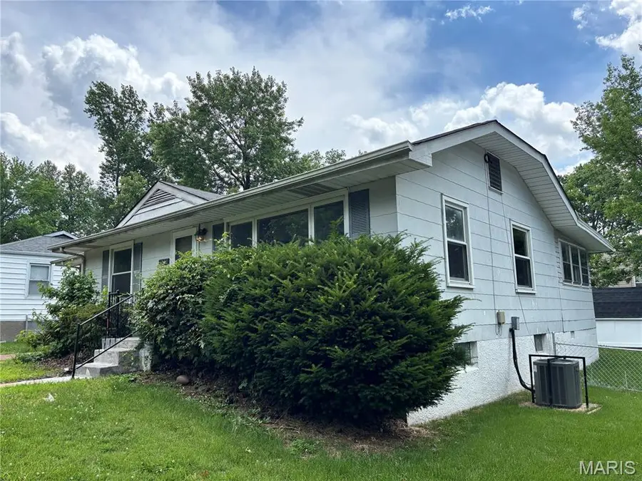 1246 Darr Drive, Saint Louis, MO 63137 - #3