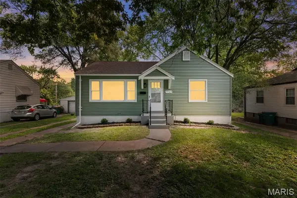 7743 Monroe Drive, Hanley Hills, MO 63133