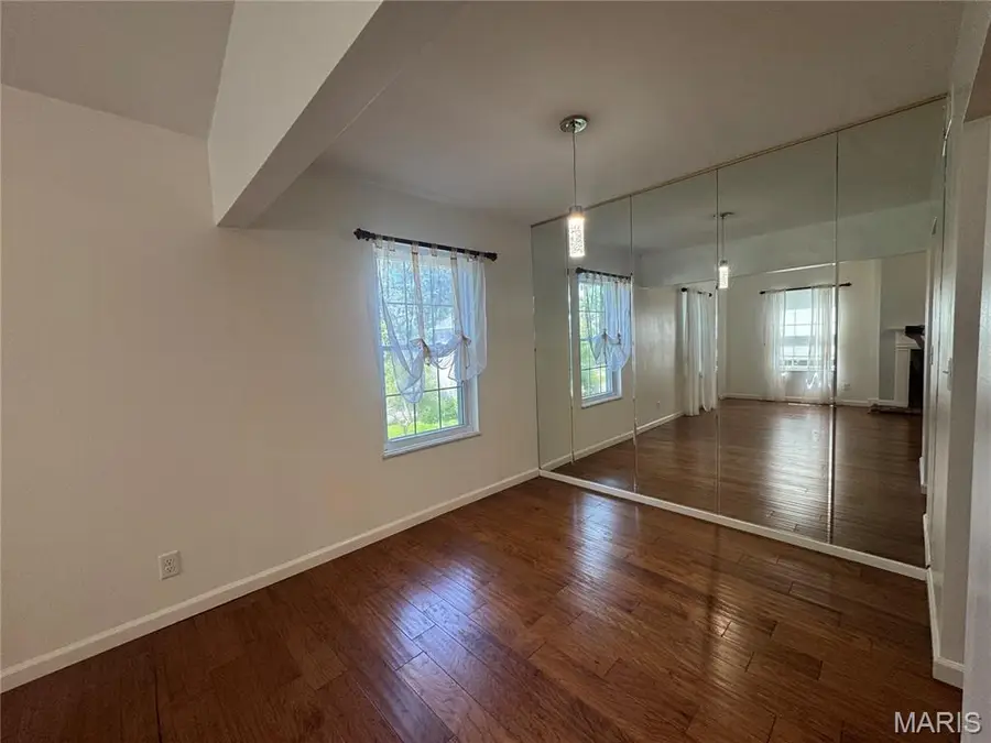 809 N Hanley Road #C, Saint Louis, MO 63130 - #2