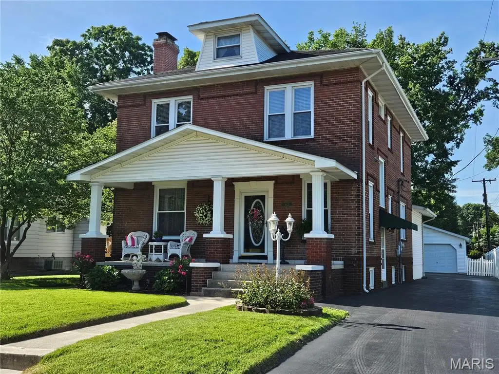 842 Lewis Avenue, Wood River, IL 62095 - #1