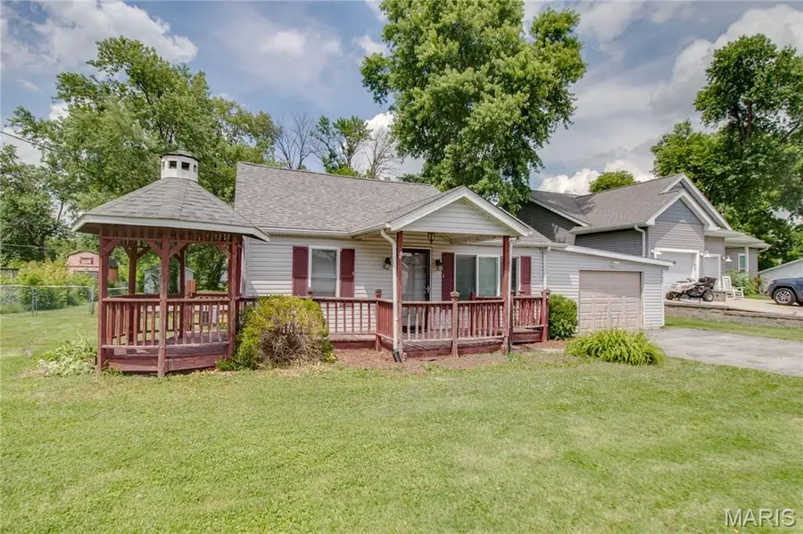 137 Dorothy Street, Moro, IL 62067 - #2