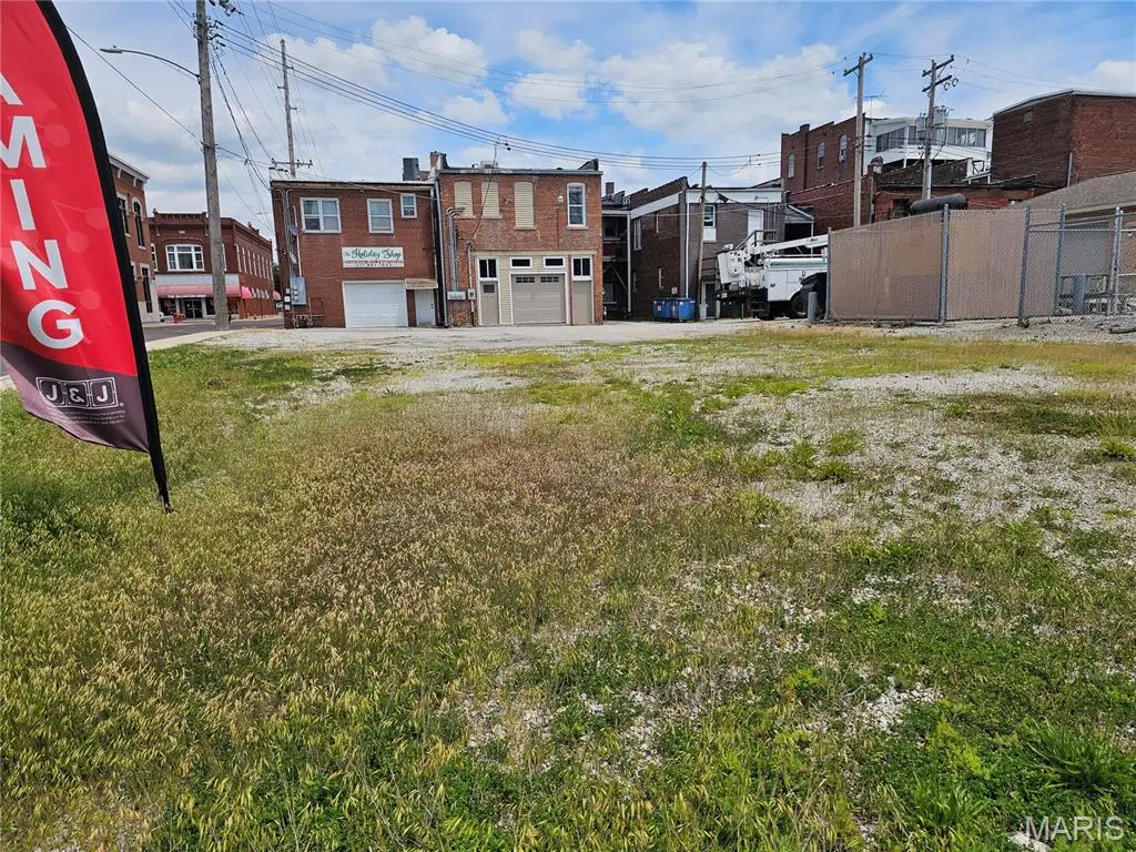120 W Water Street, Hillsboro, IL 62049 - #1