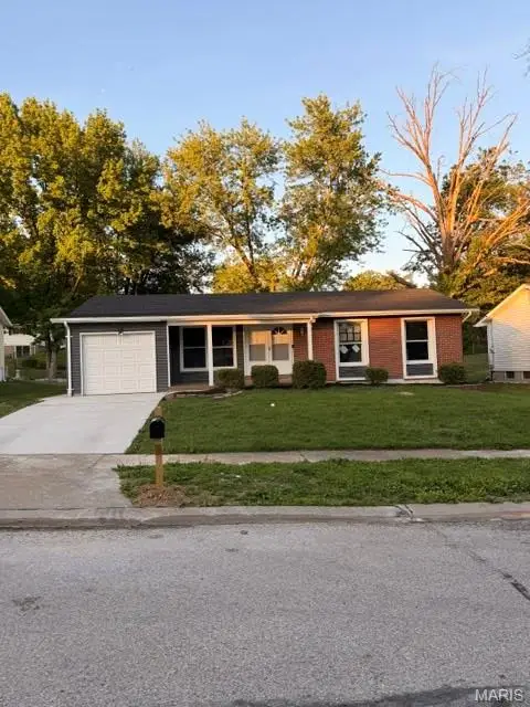 11644 Altozano Lane, Florissant, MO 63033