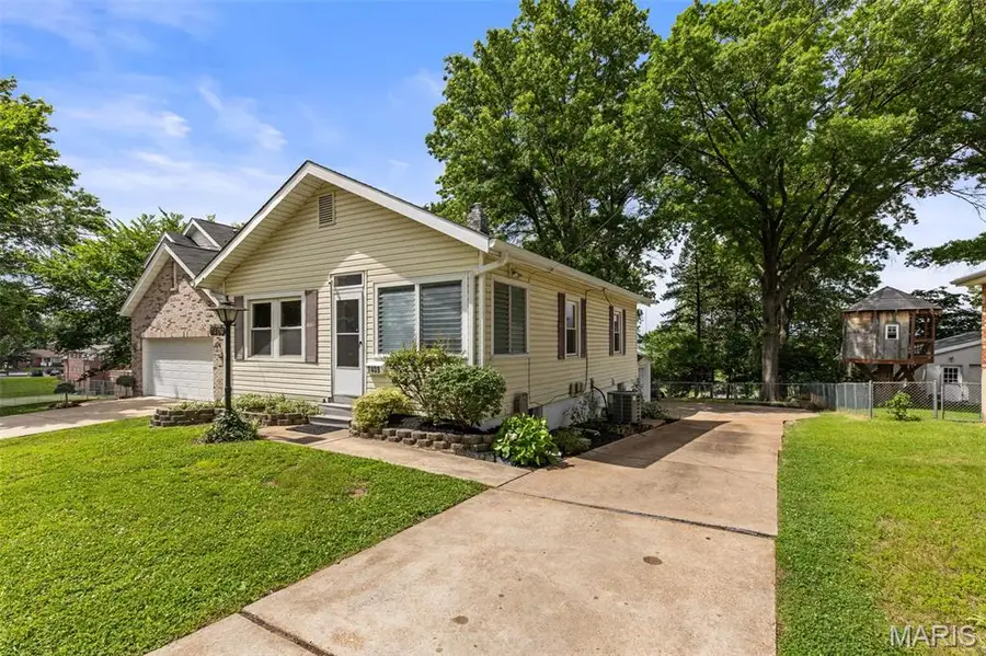 7409 Lansdowne Avenue, Shrewsbury, MO 63119 - #2