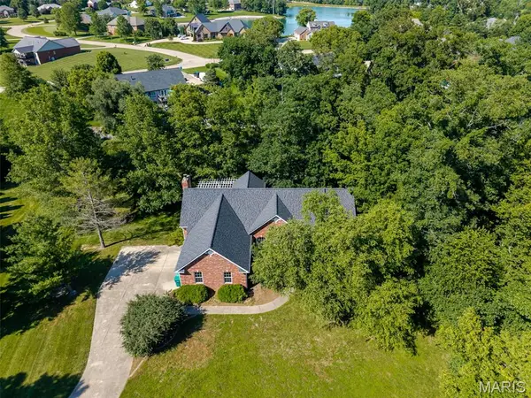 5259 Shingle Oak Lane, Smithton, IL 62285