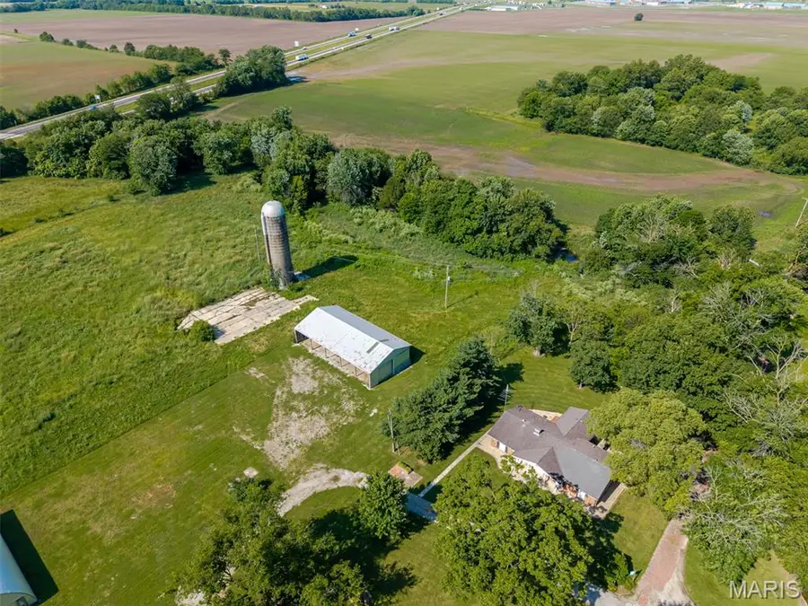 2101 S Spur 127, Greenville, IL 62246 - #2