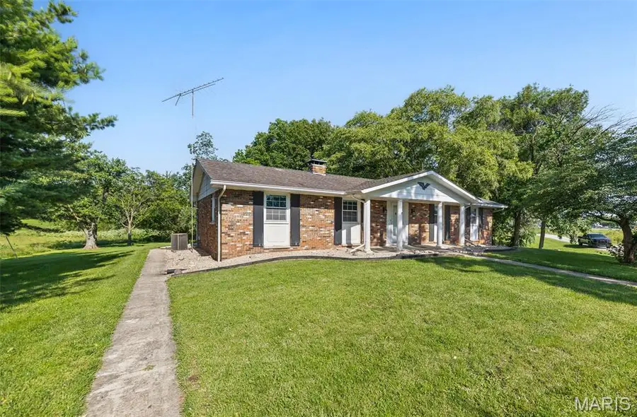 2101 S Spur 127, Greenville, IL 62246 - #3