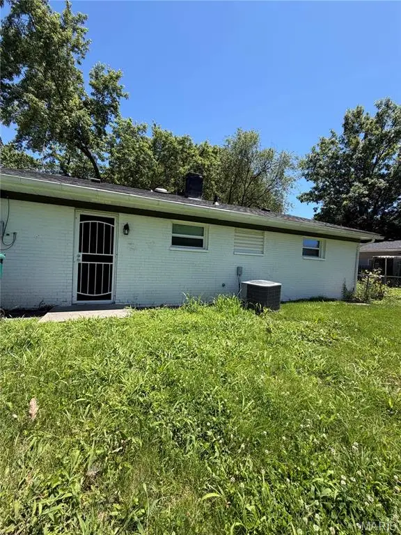 4 Lloyd Avenue, Cahokia, IL 62206 - #3