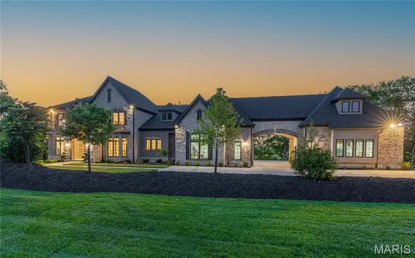 35 TBB Grand Meridien Court, Wildwood, MO 63005