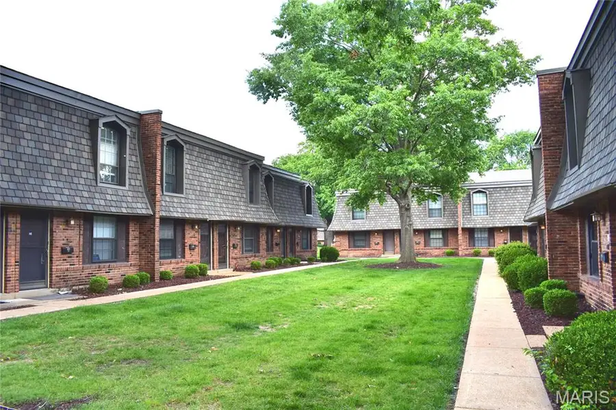 1869 Mansard Drive, Lemay, MO 63125 - #2