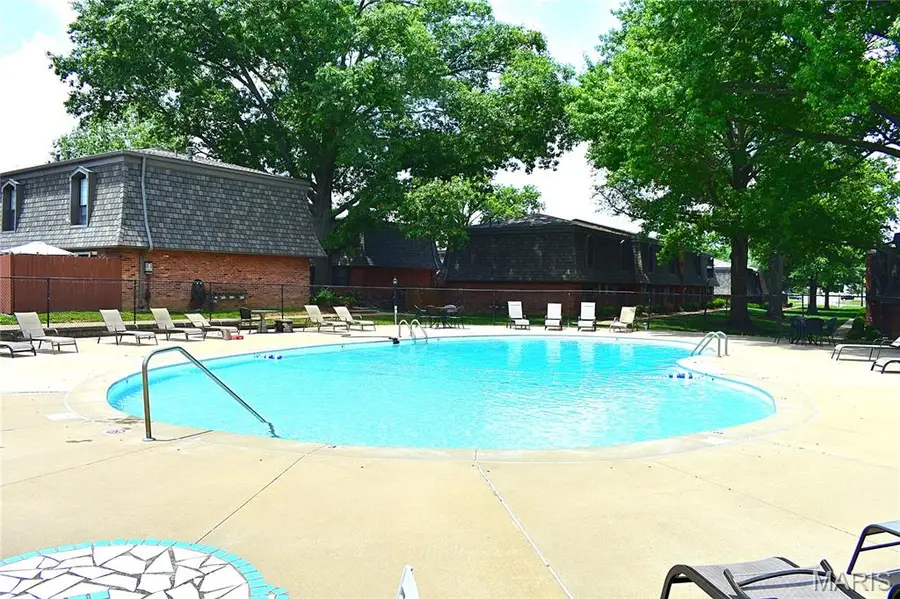 1869 Mansard Drive, Lemay, MO 63125 - #3