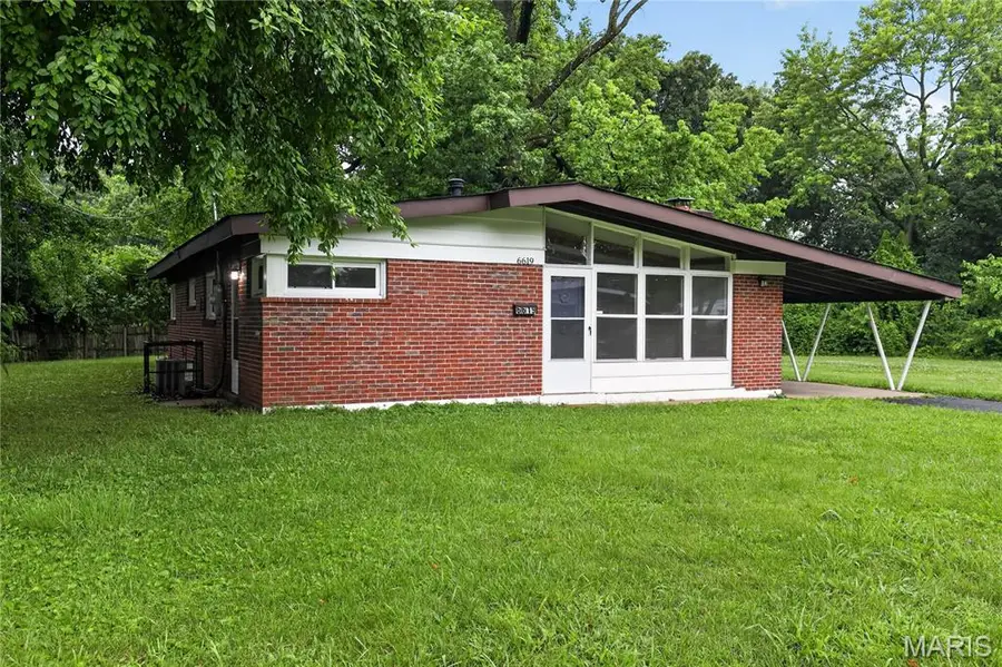 6619 Graybirch Drive, Saint Louis, MO 63134 - #2